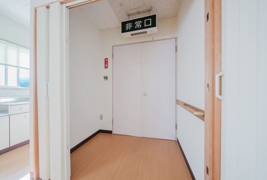 10/20 出入口(内側)